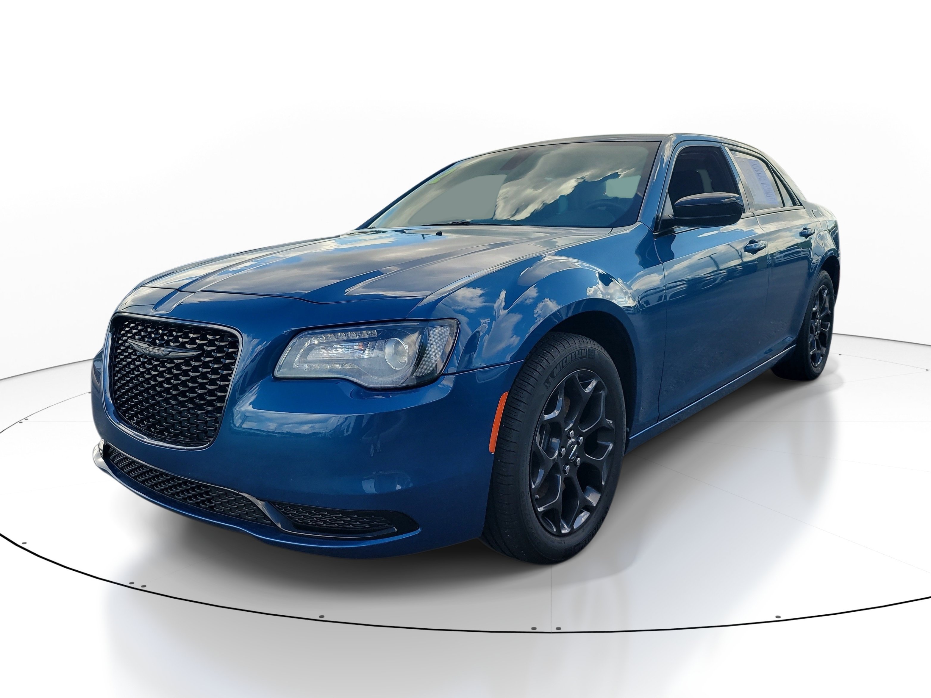 Used 2022 Chrysler 300 Touring w/ Sport Appearance Package AWD/4WD image 3