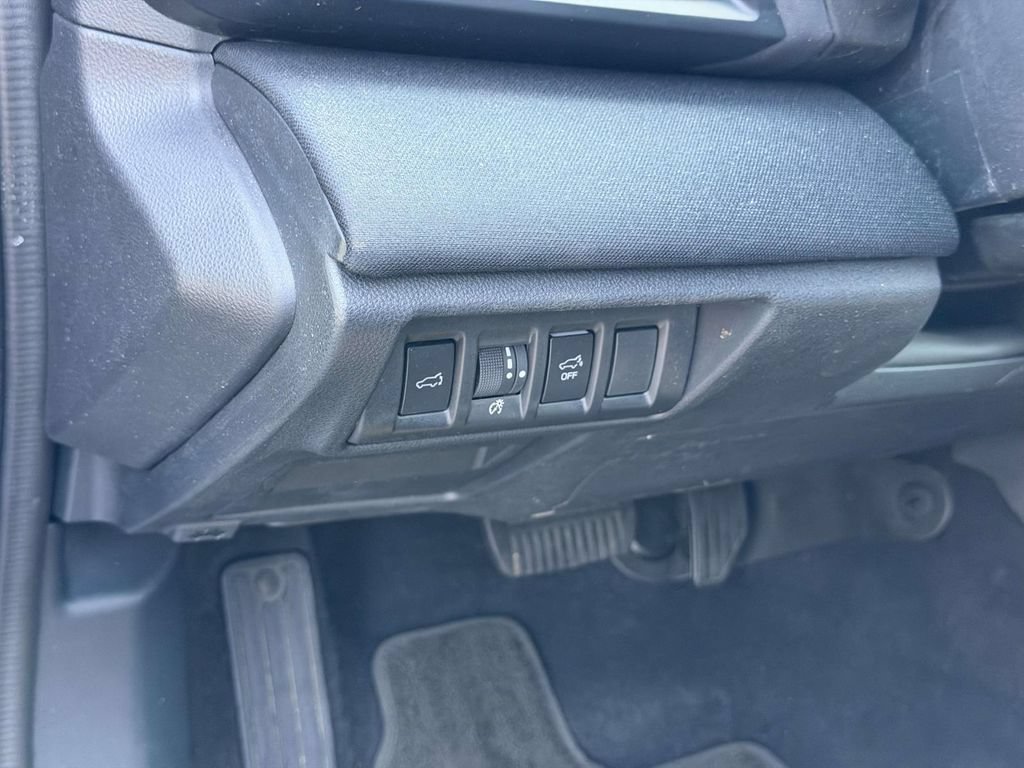Certified 2025 Subaru Outback Premium AWD/4WD image 19