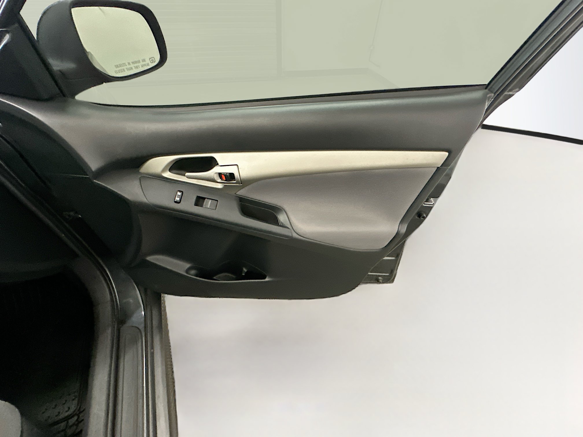 Used 2010 Toyota Matrix FWD image 30