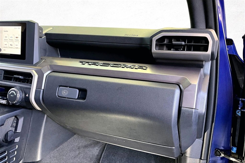 Used 2025 Toyota Tacoma TRD Off-Road image 23