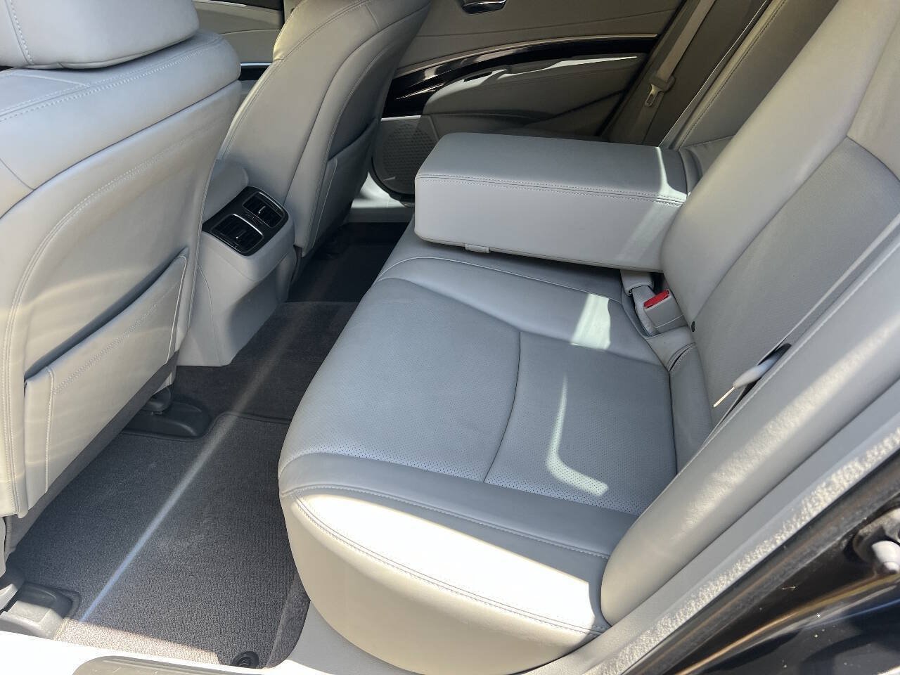 Used 2015 Acura RLX w/ Technology Package FWD image 25