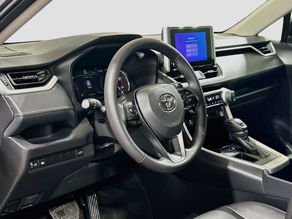 Used 2025 Toyota RAV4 XLE Premium FWD image 8