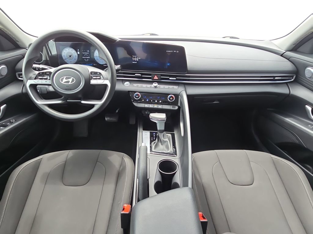 Certified 2024 Hyundai Elantra SEL image 9