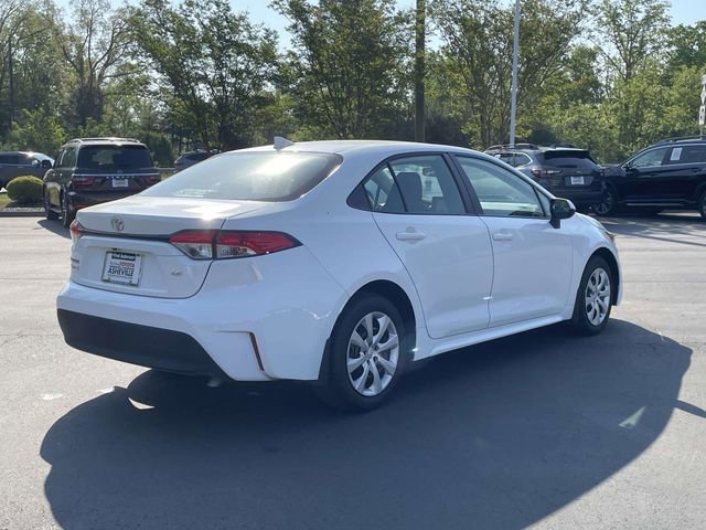 Used 2024 Toyota Corolla LE FWD image 5