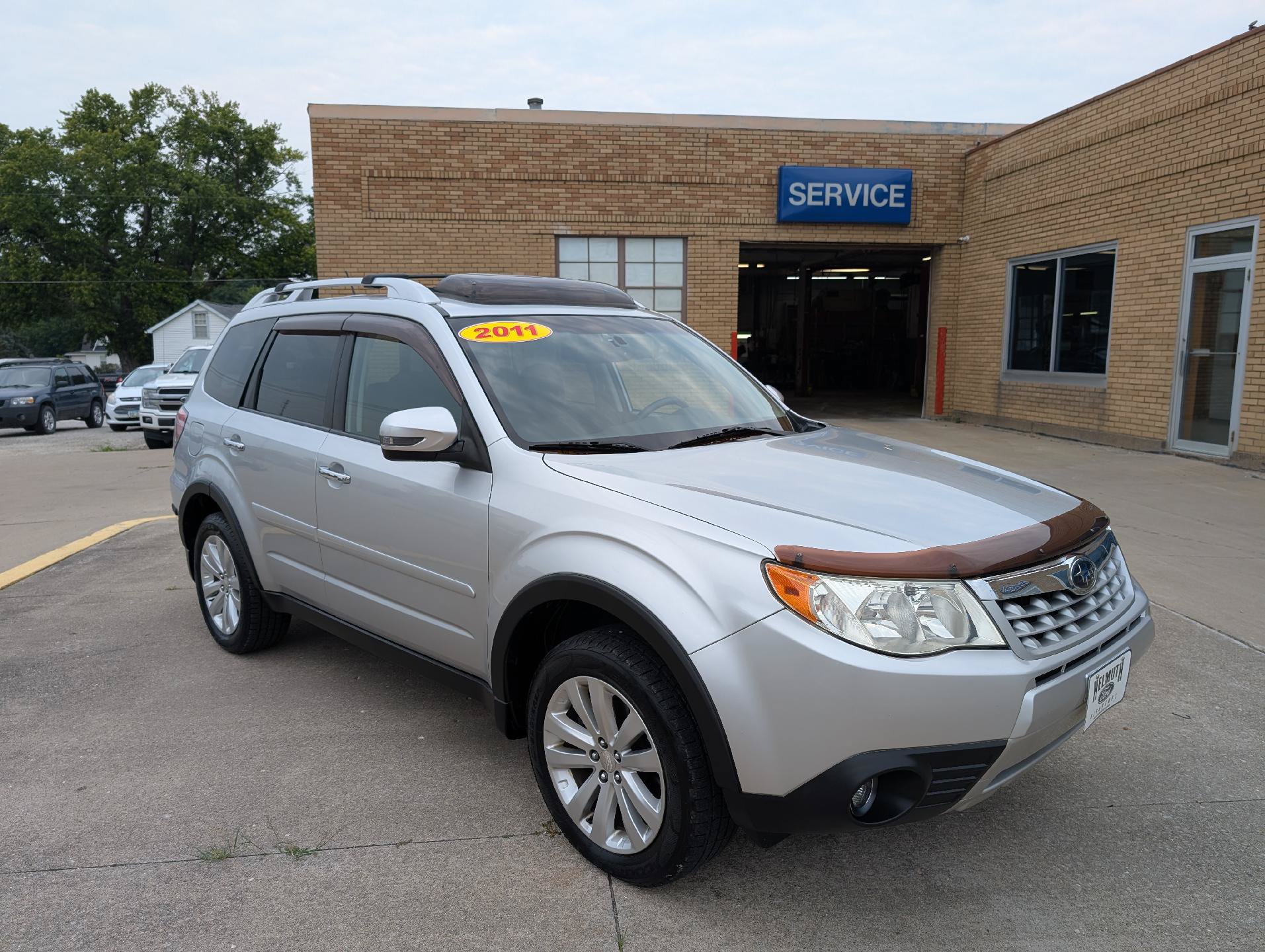 Used 2011 Subaru Forester 2.5X Touring w/ Rugged Pkg 1F AWD/4WD image 4