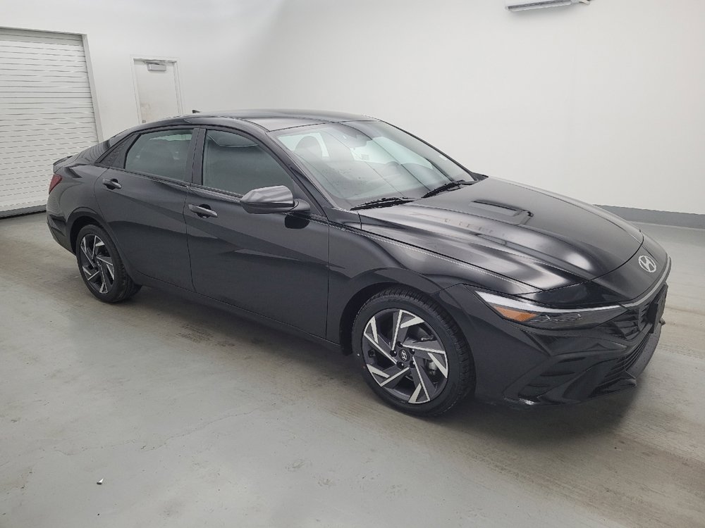 Used 2025 Hyundai Elantra Sport FWD image 11