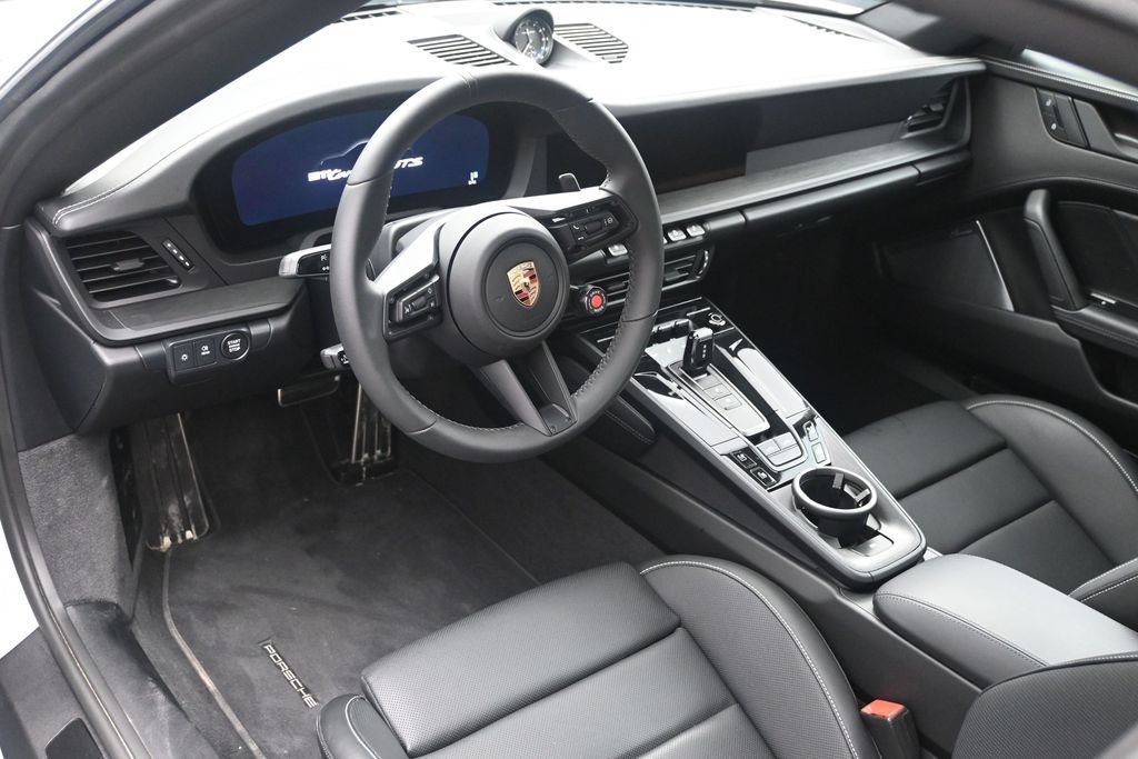 Certified 2025 Porsche 911 Targa 4 GTS AWD/4WD image 6