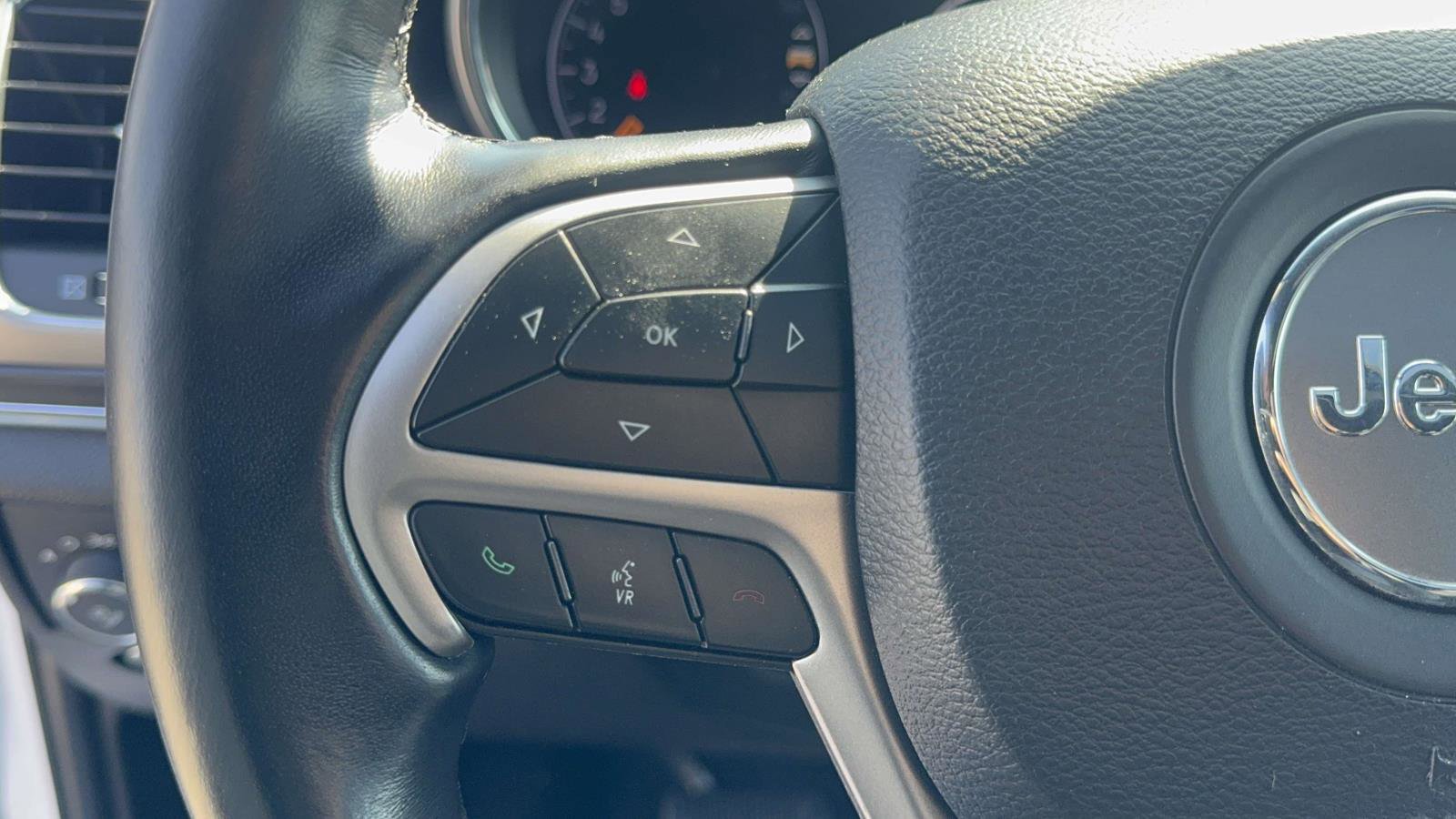 Used 2021 Jeep Grand Cherokee Limited AWD/4WD image 16