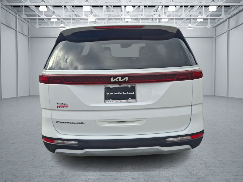 Used 2022 Kia Carnival LX FWD image 4