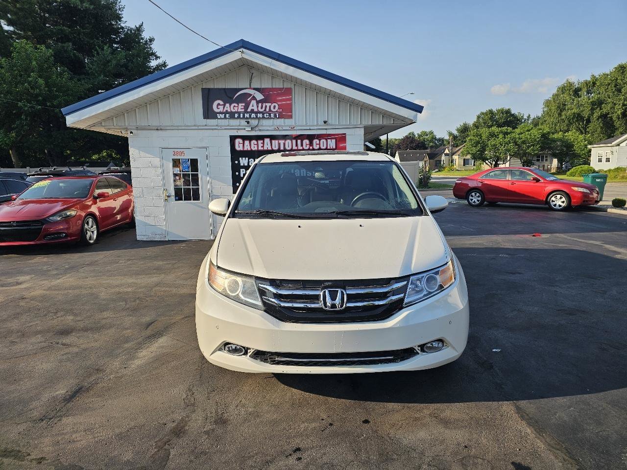 Used 2015 Honda Odyssey Touring image 2