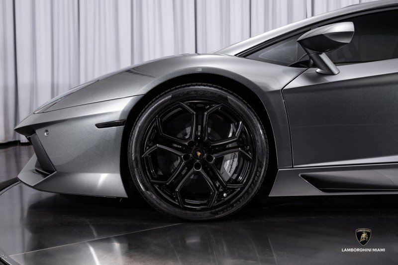 Used 2012 Lamborghini Aventador LP 700-4 image 13