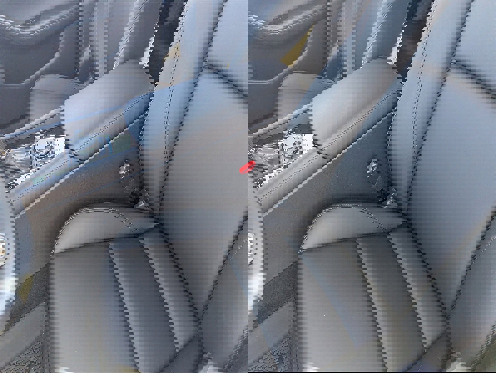 Used 2025 MAZDA MAZDA3 s image 17