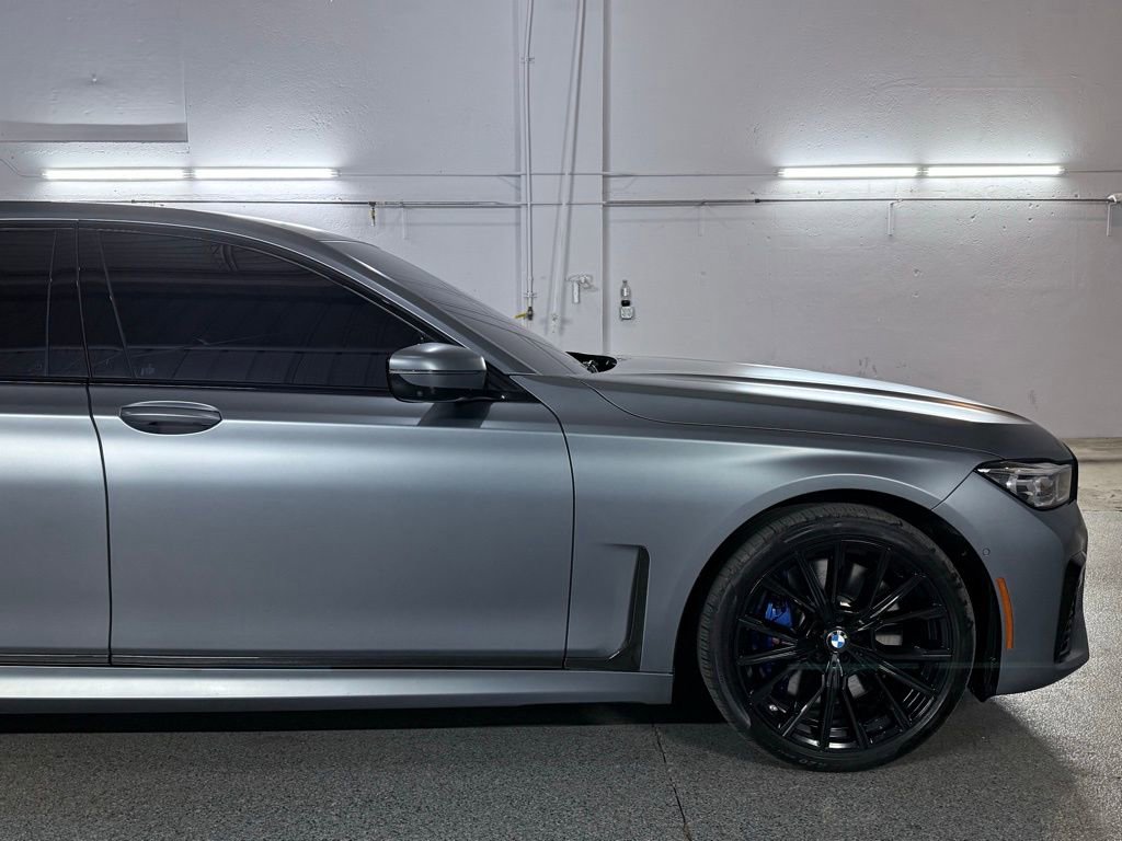 Used 2022 BMW 750i xDrive w/ Luxury Rear Seating Package image 4