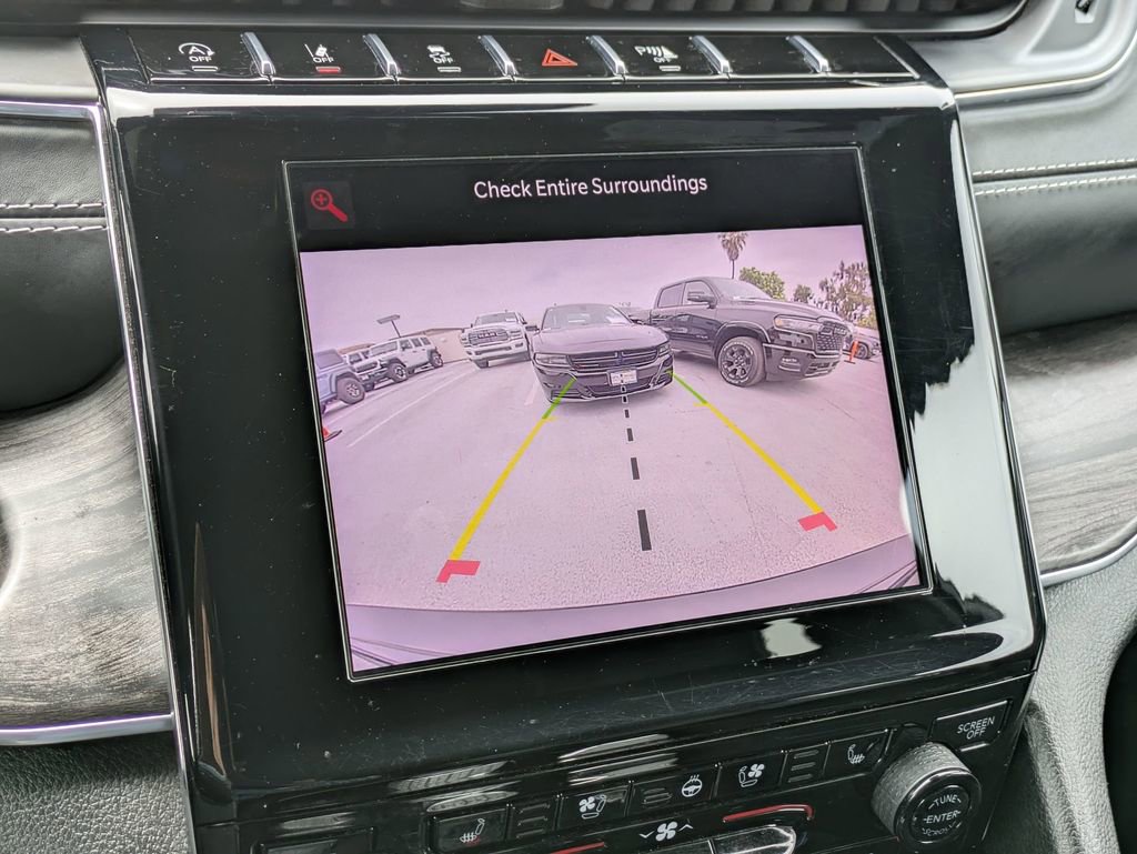 Certified 2022 Jeep Grand Cherokee Overland w/ Luxury Tech Group IV image 19