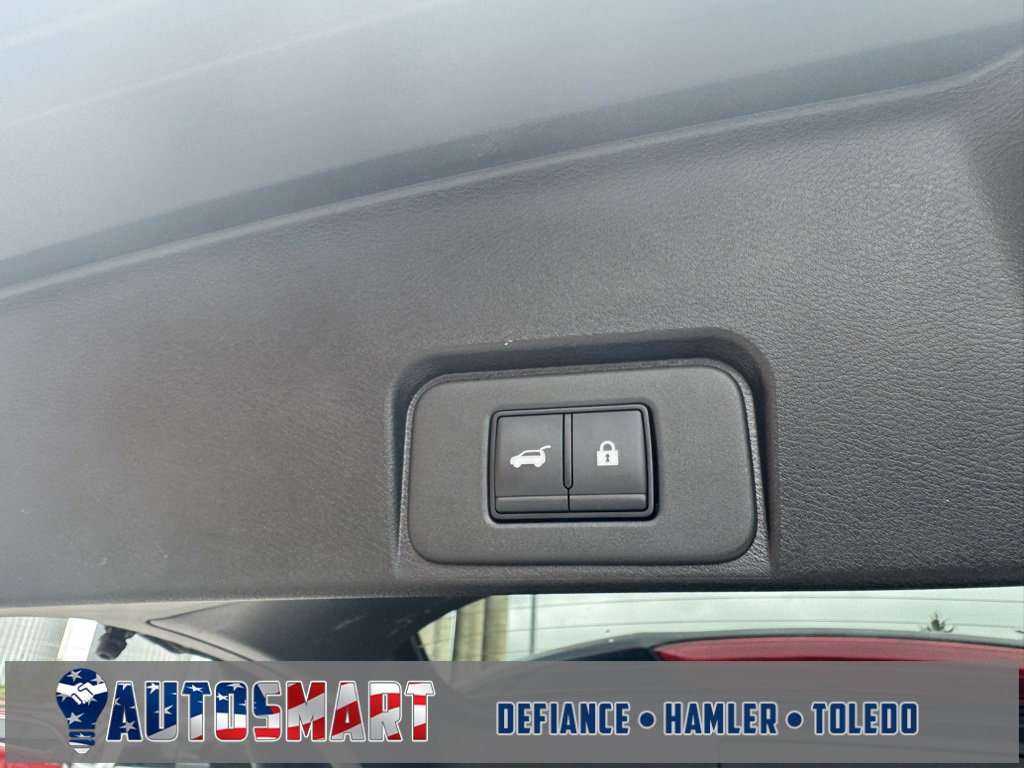 Used 2025 Nissan Rogue SV image 28