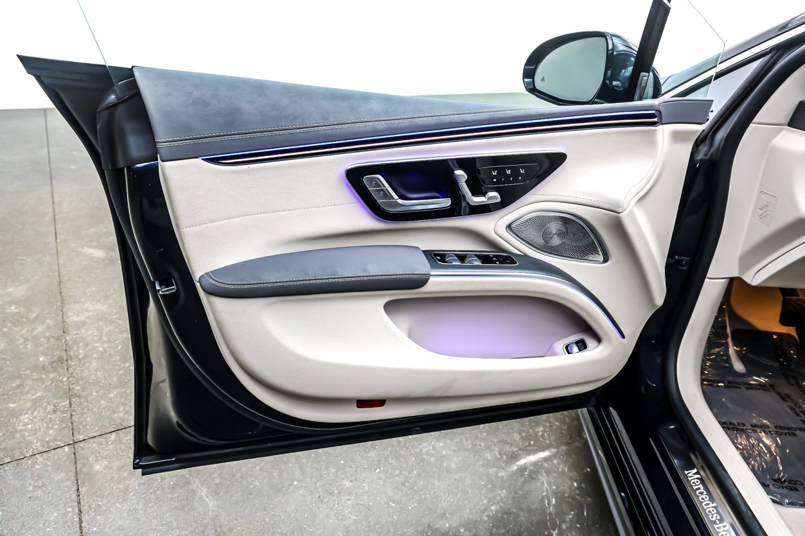 Used 2023 Mercedes-Benz EQS 580 4MATIC Sedan image 21