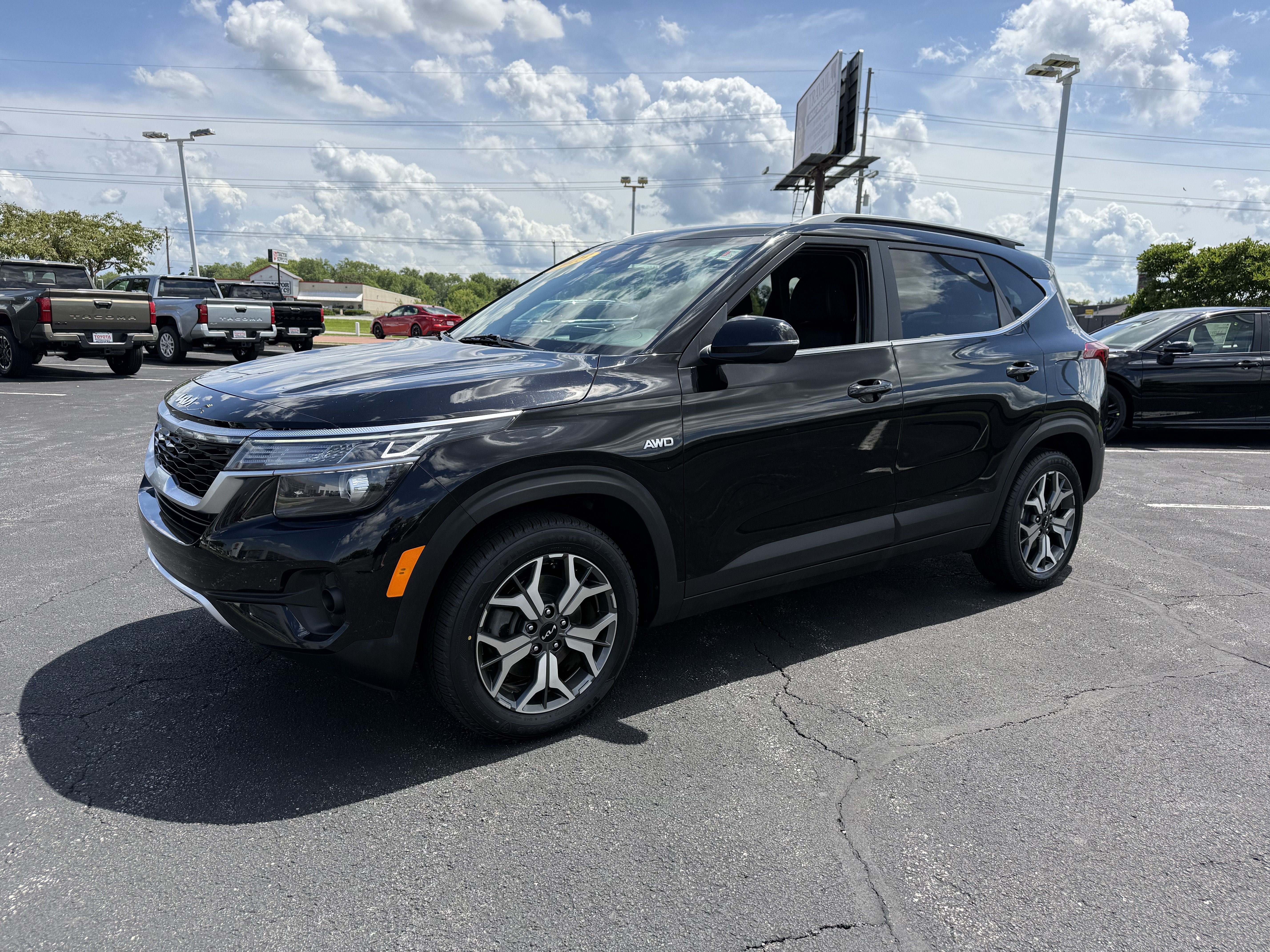 Used 2023 Kia Seltos EX AWD/4WD image 4