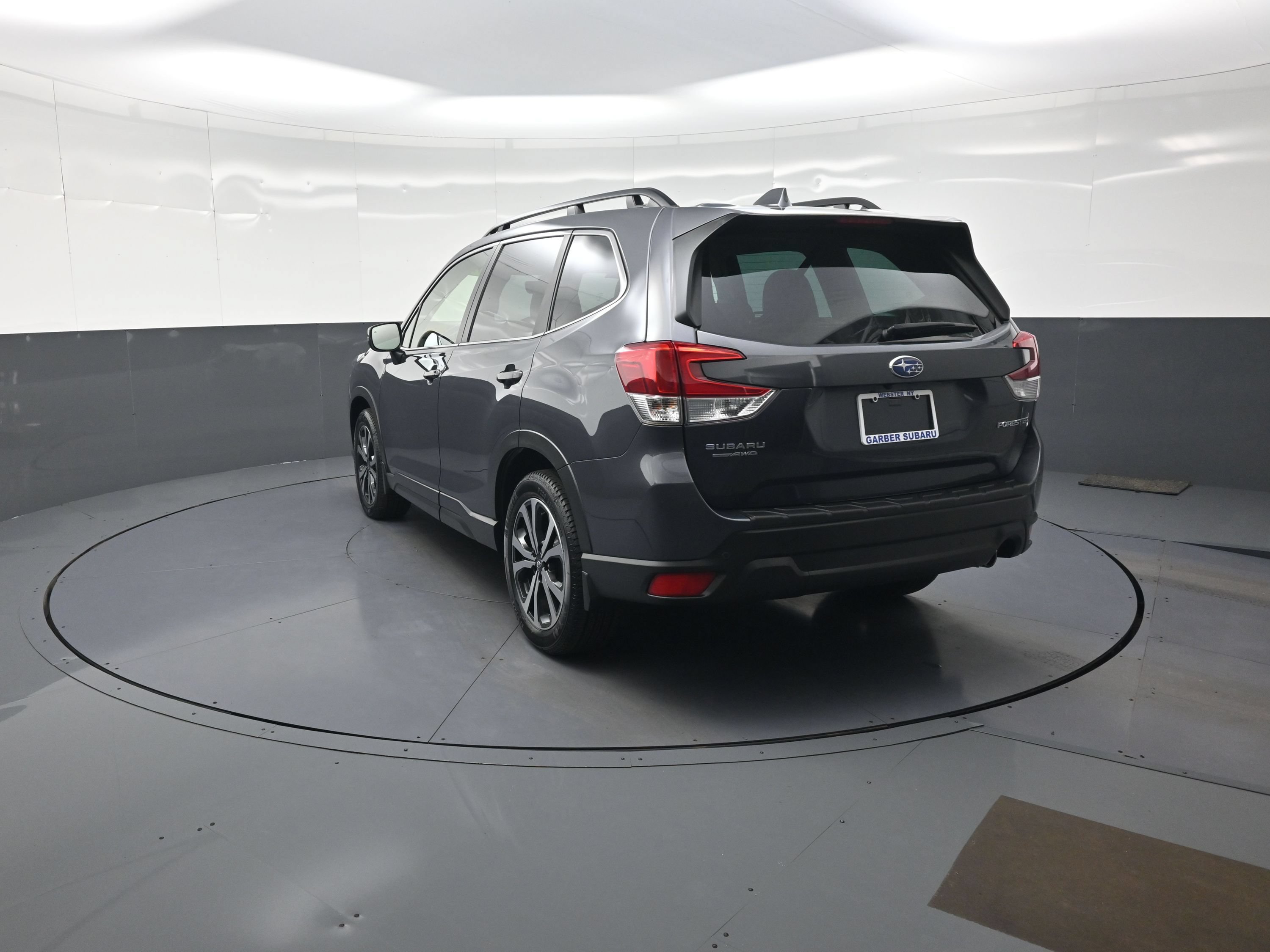 Used 2023 Subaru Forester Limited AWD/4WD image 5