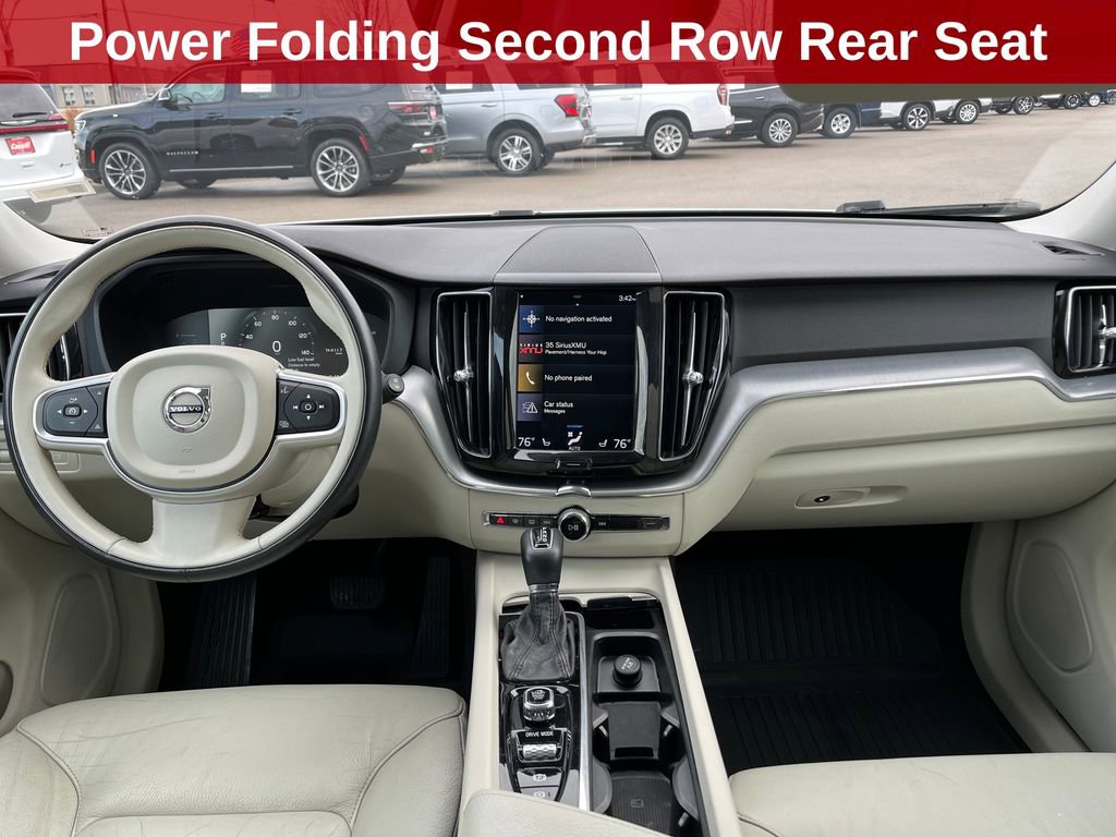 Used 2019 Volvo XC60 T5 Momentum w/ Premium Package image 17