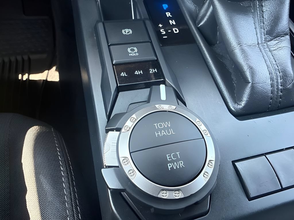 Used 2024 Toyota Tacoma SR5 AWD/4WD image 14