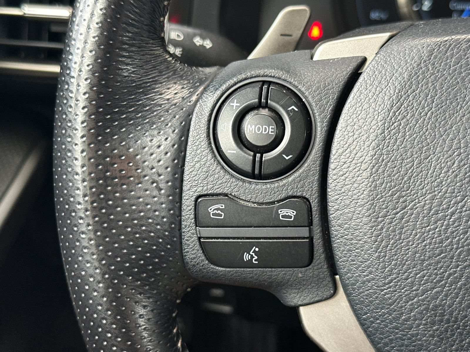 Used 2016 Lexus IS 200t w/ F Sport Package RWD image 24