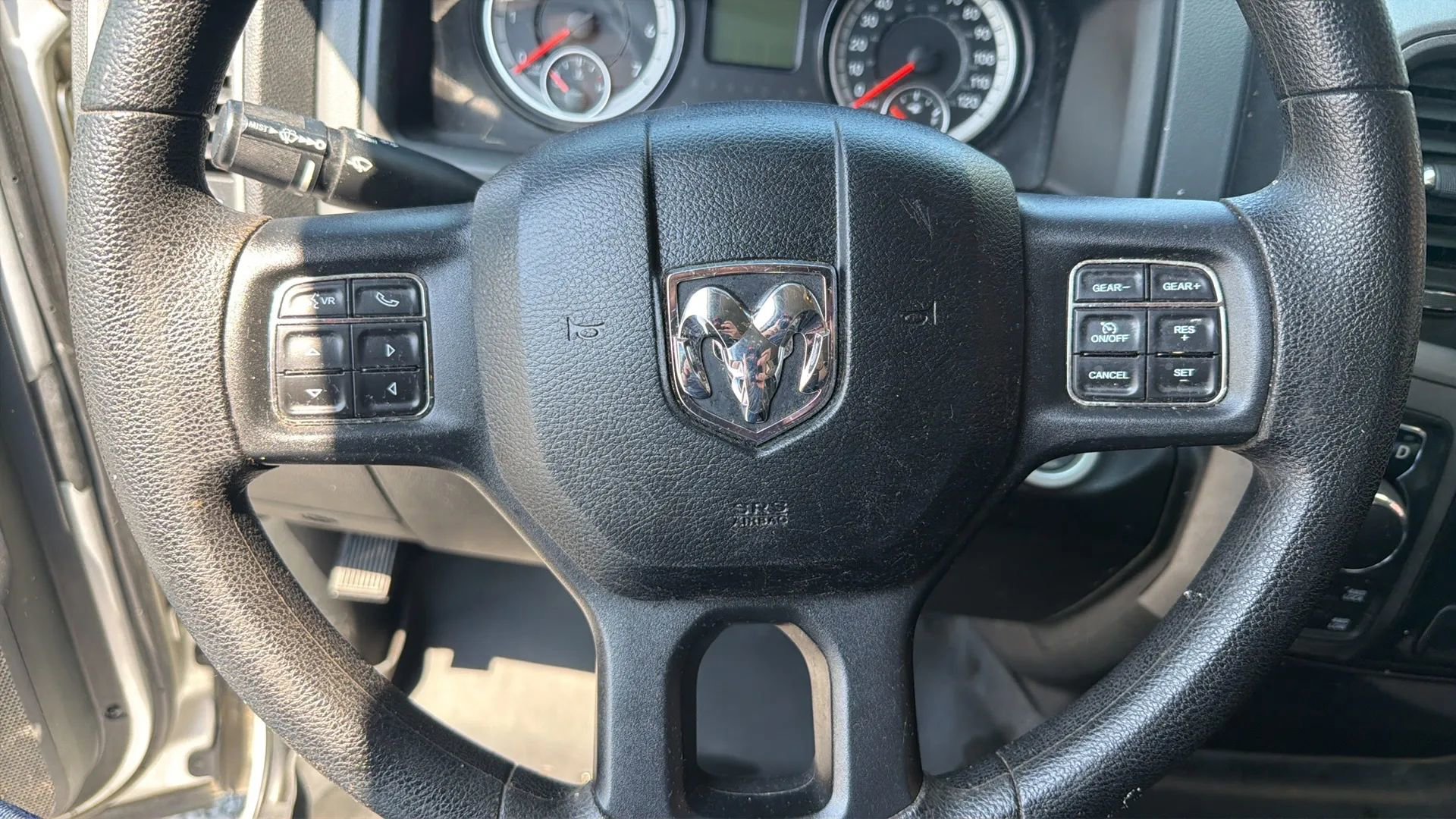 Used 2017 RAM 1500 Express AWD/4WD image 18