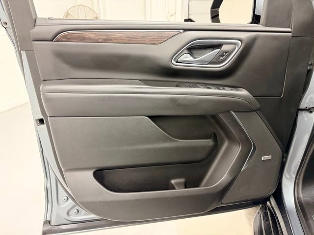 Used 2022 Chevrolet Suburban LT AWD/4WD image 23