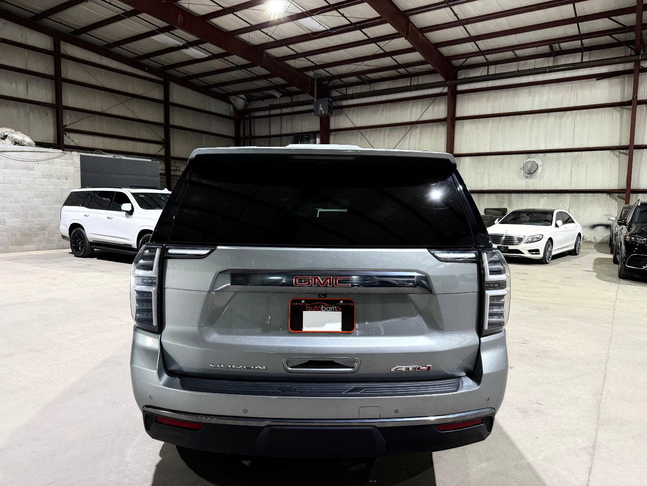 Used 2023 GMC Yukon XL AT4 w/ AT4 Premium Package AWD/4WD image 6