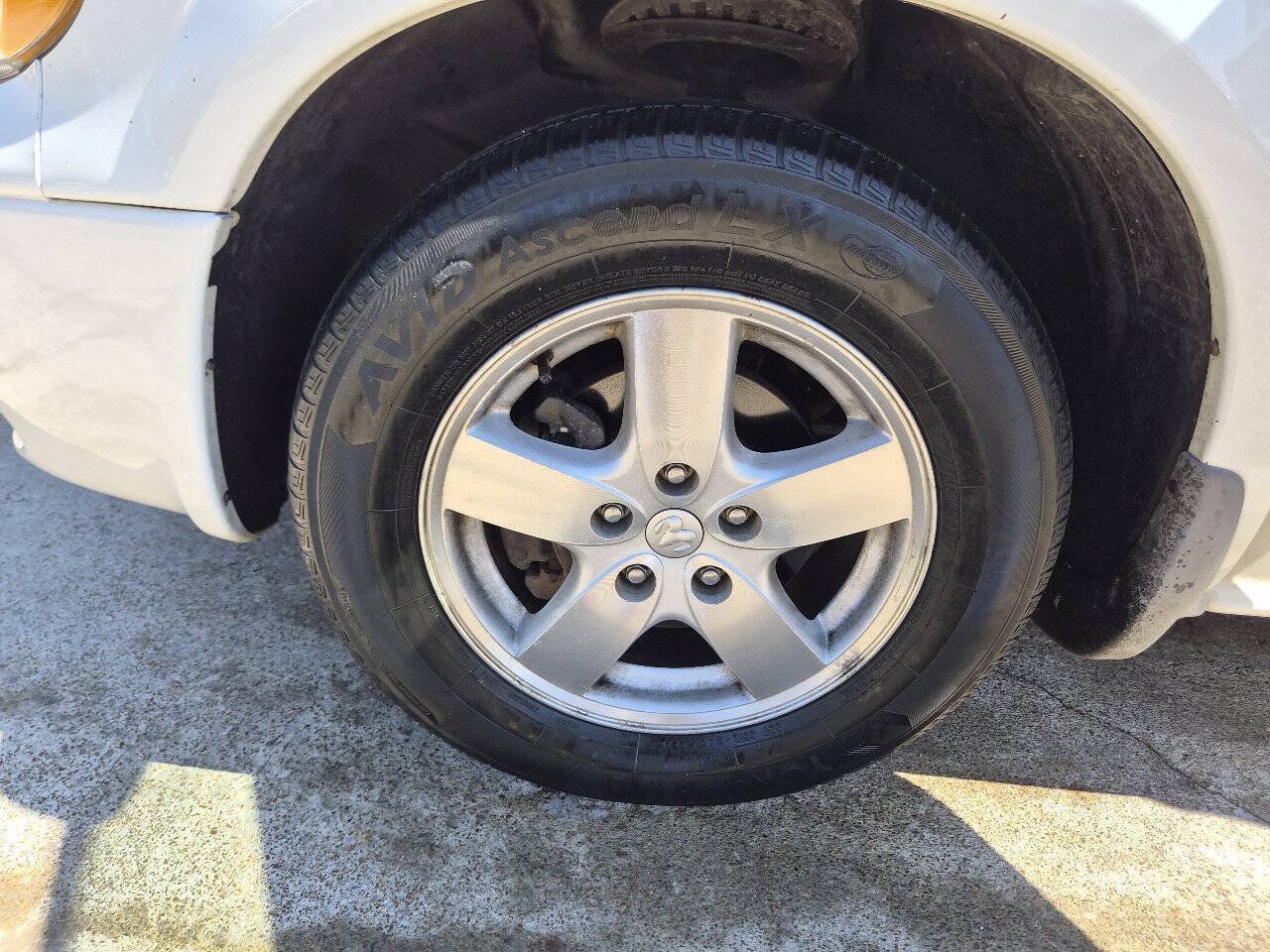 Used 2007 Dodge Caravan SXT w/ Popular Equipment Group I FWD image 21