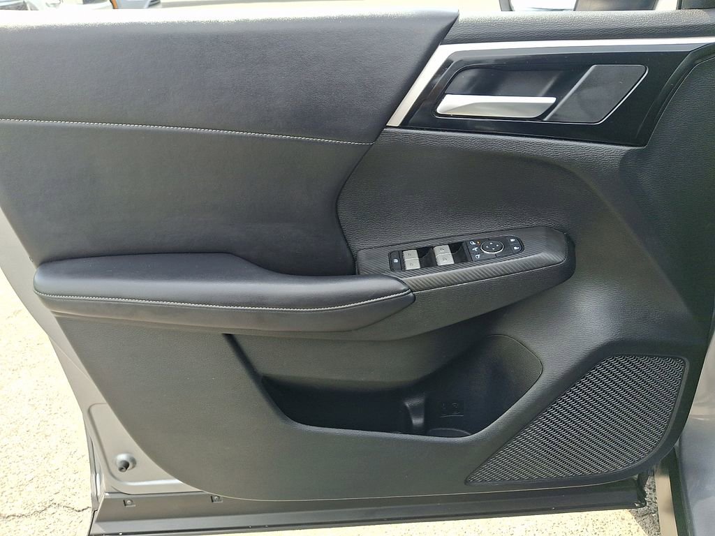 Used 2024 Mitsubishi Outlander SE AWD/4WD image 14