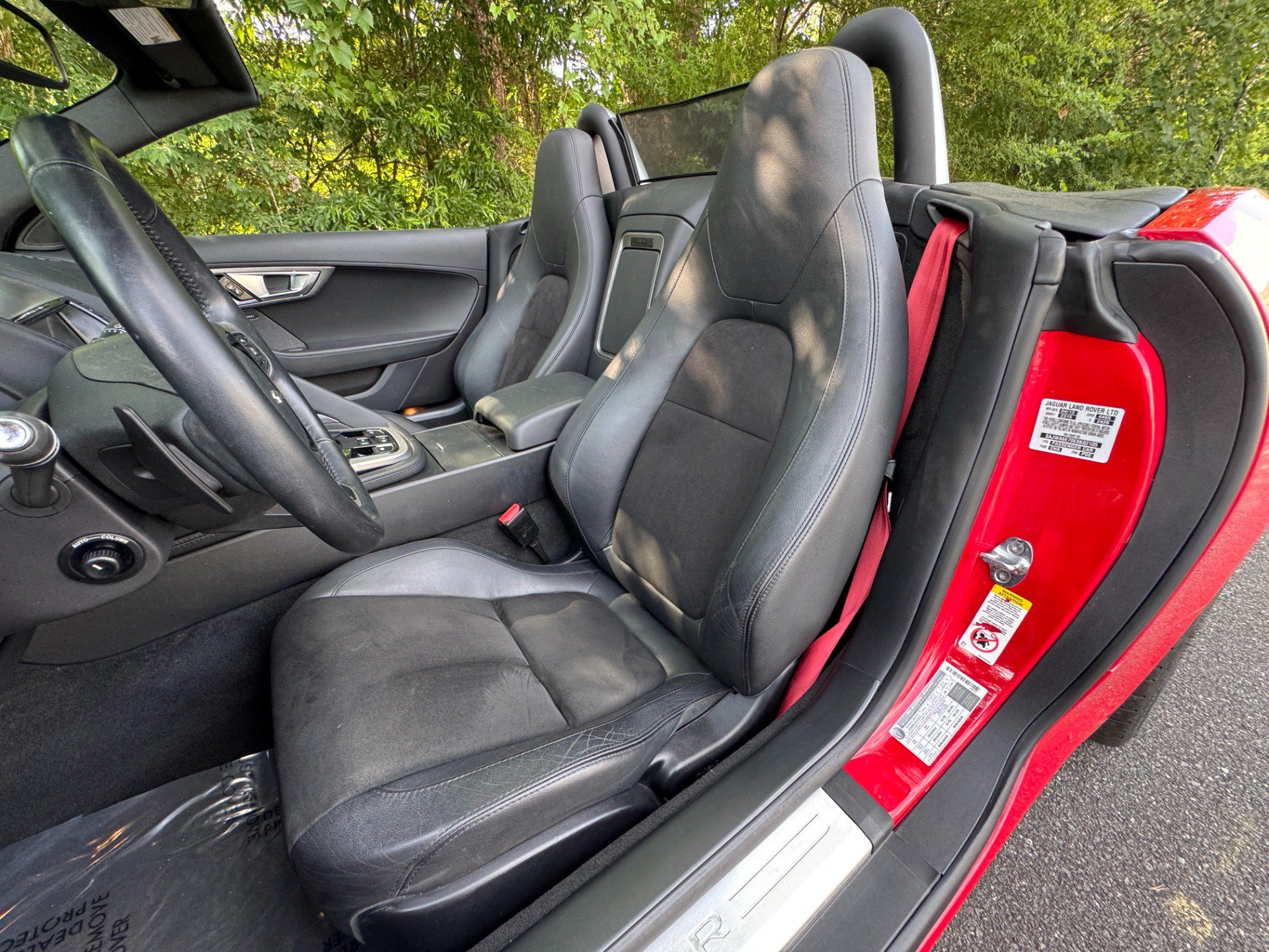 Used 2014 Jaguar F-TYPE Convertible RWD image 33