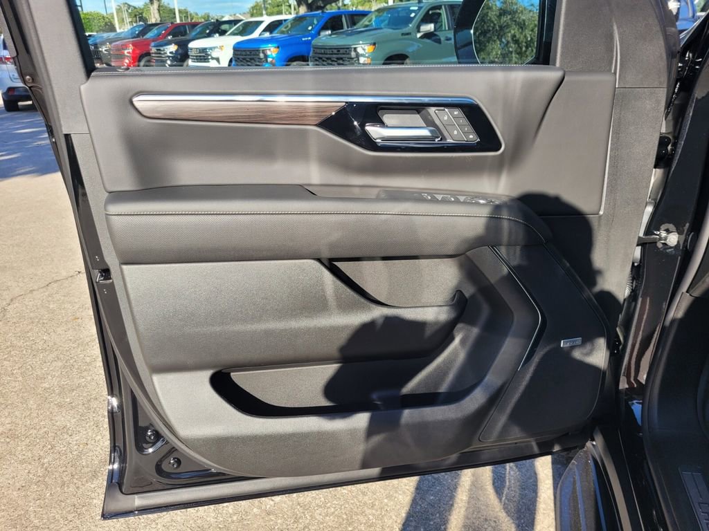 New 2026 Chevrolet Suburban Premier w/ Sun And Tow Package image 28