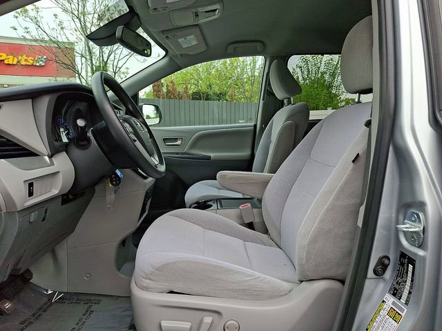 Used 2020 Toyota Sienna LE FWD image 13