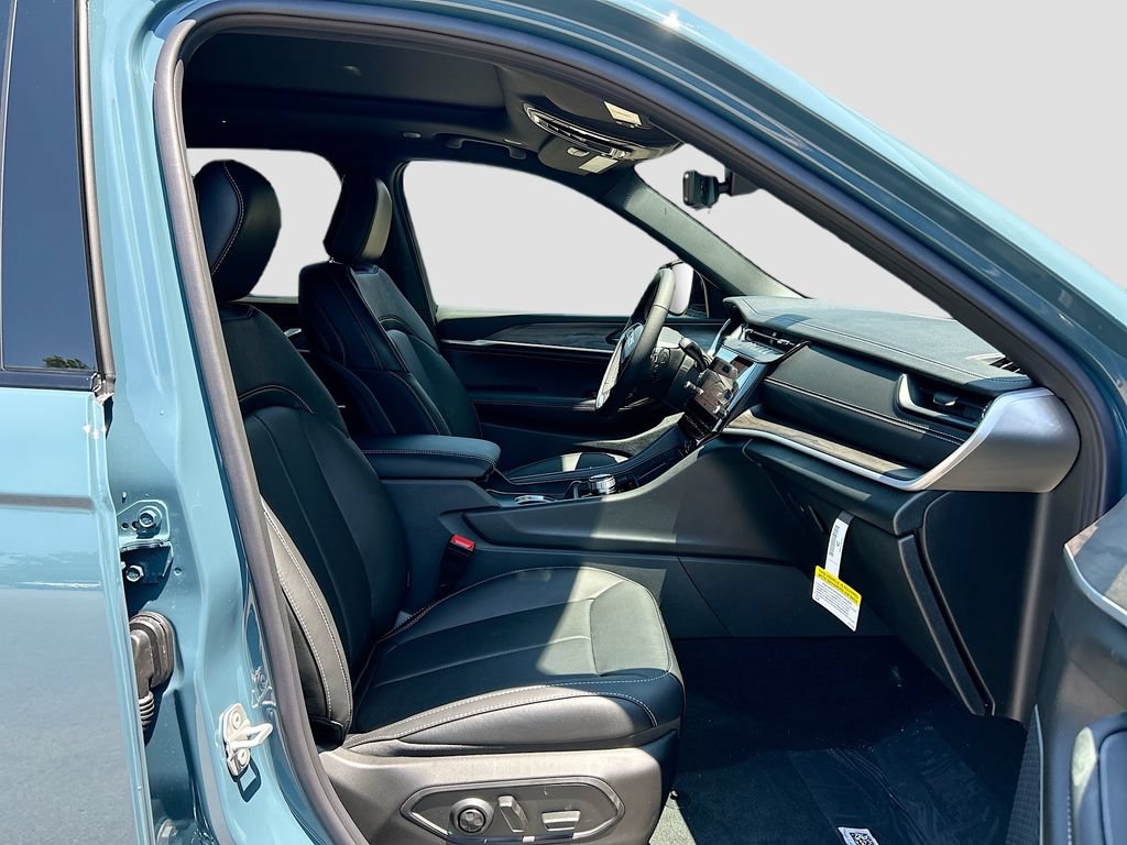 New 2026 Jeep Grand Cherokee L Limited AWD/4WD image 16