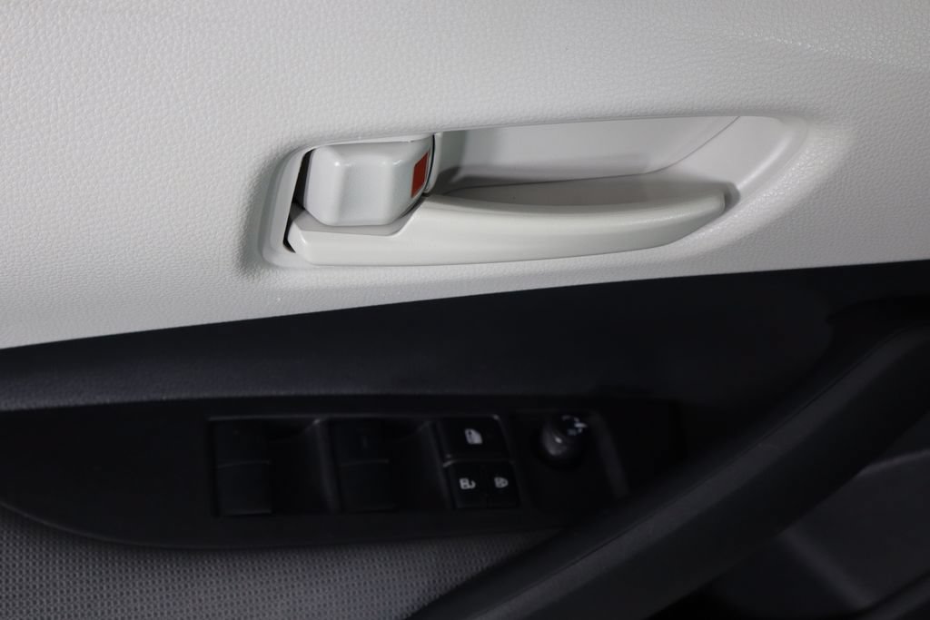 Used 2025 Toyota Corolla LE FWD image 20