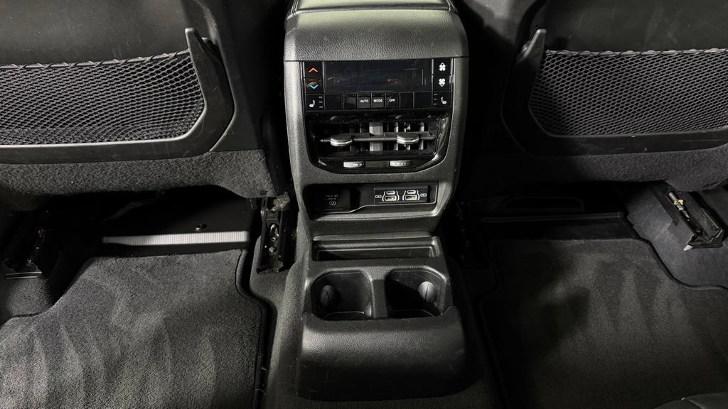 Used 2023 Jeep Grand Cherokee L Limited AWD/4WD image 30