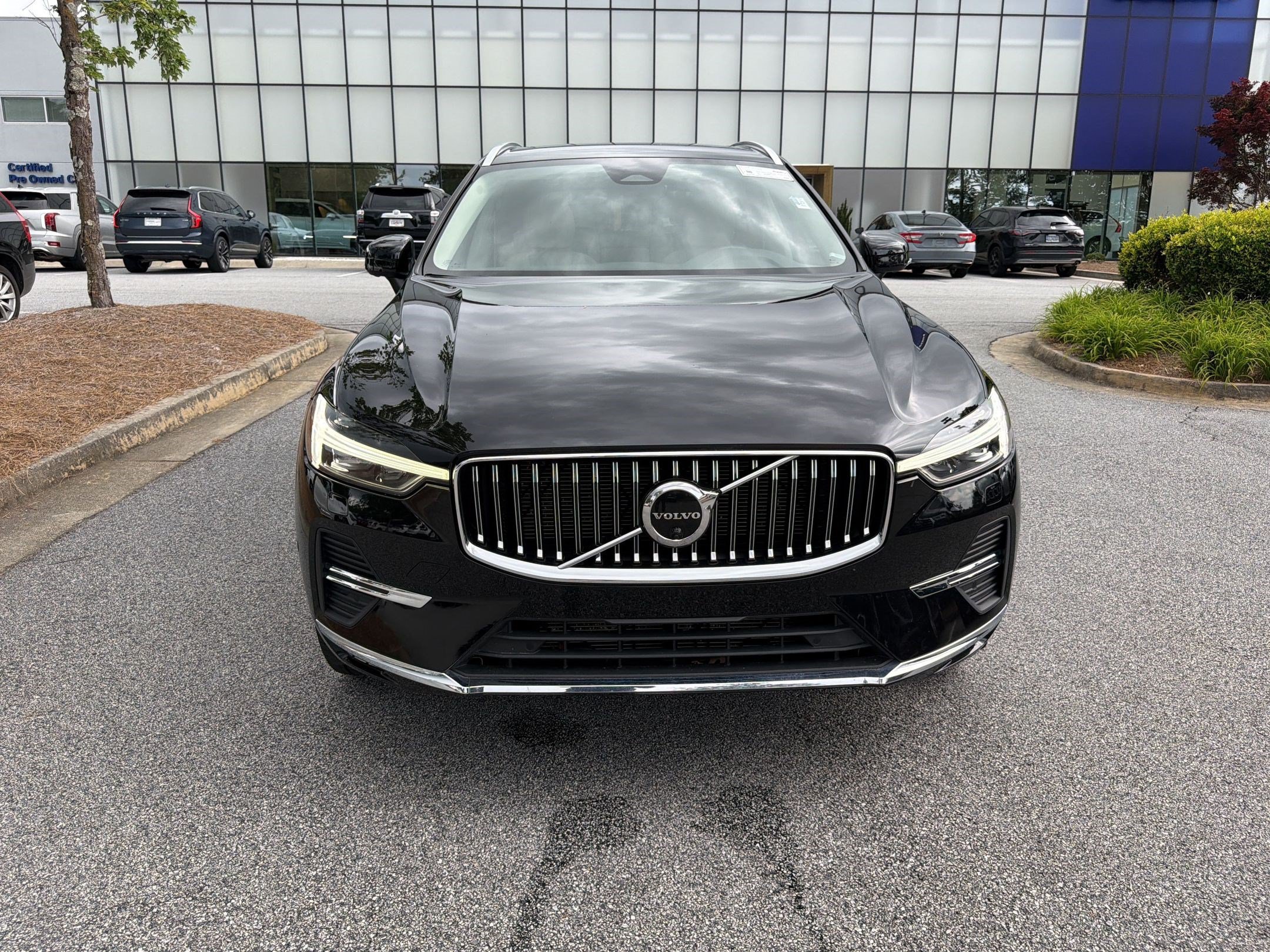 Used 2023 Volvo XC60 B5 Plus w/ Protection Package Premier FWD image 6