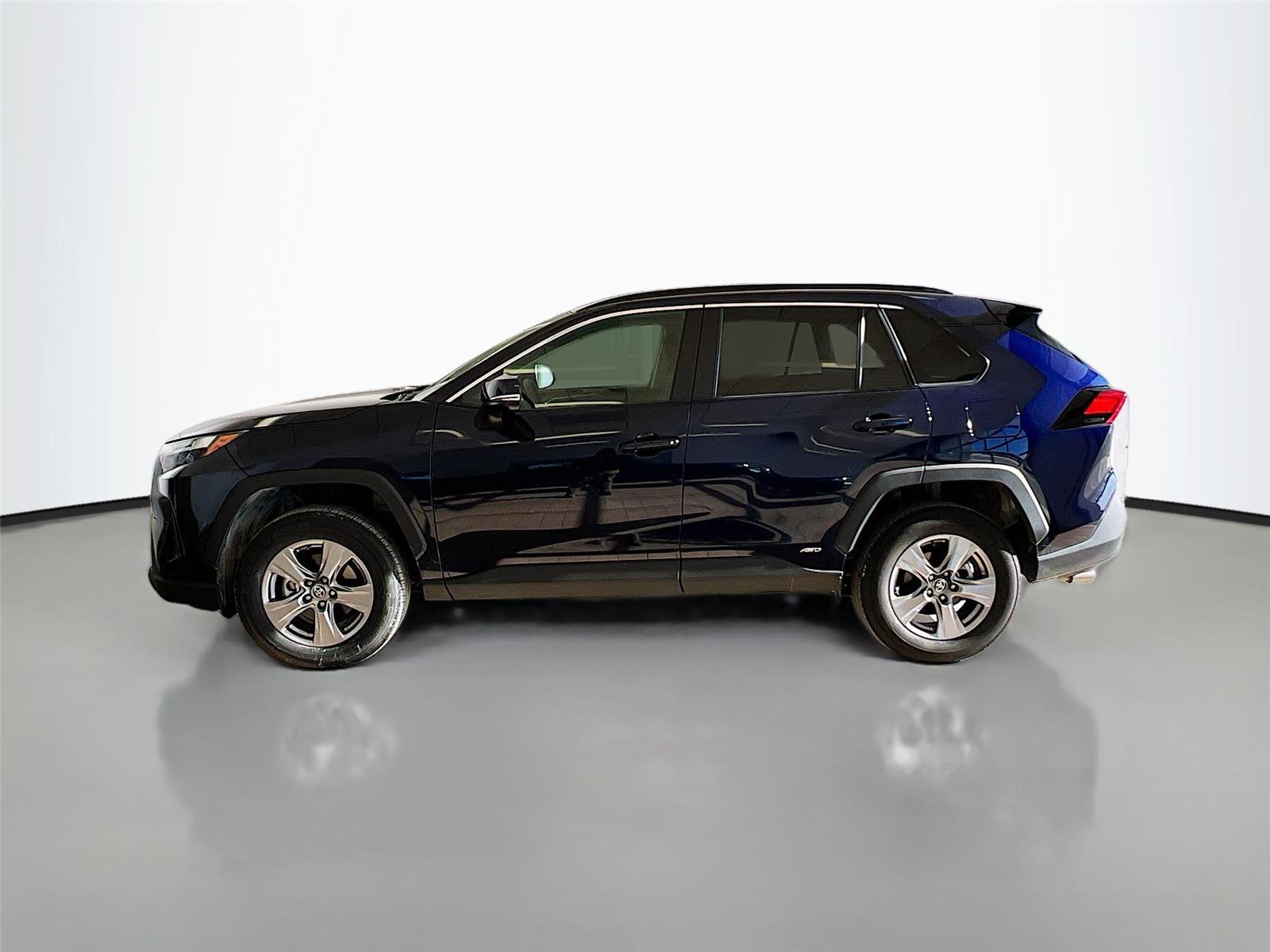 Used 2025 Toyota RAV4 XLE image 3