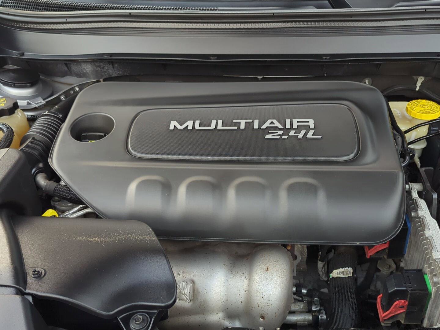 Used 2015 Jeep Cherokee Sport w/ Sport Appearance Group image 8