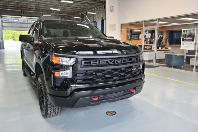 Used 2022 Chevrolet Silverado 1500 Custom Trail Boss AWD/4WD image 3