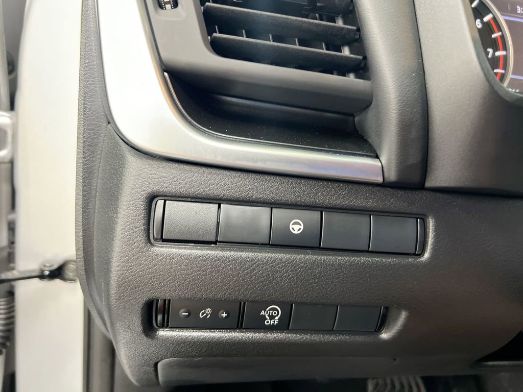 Used 2023 Nissan Rogue SV image 17