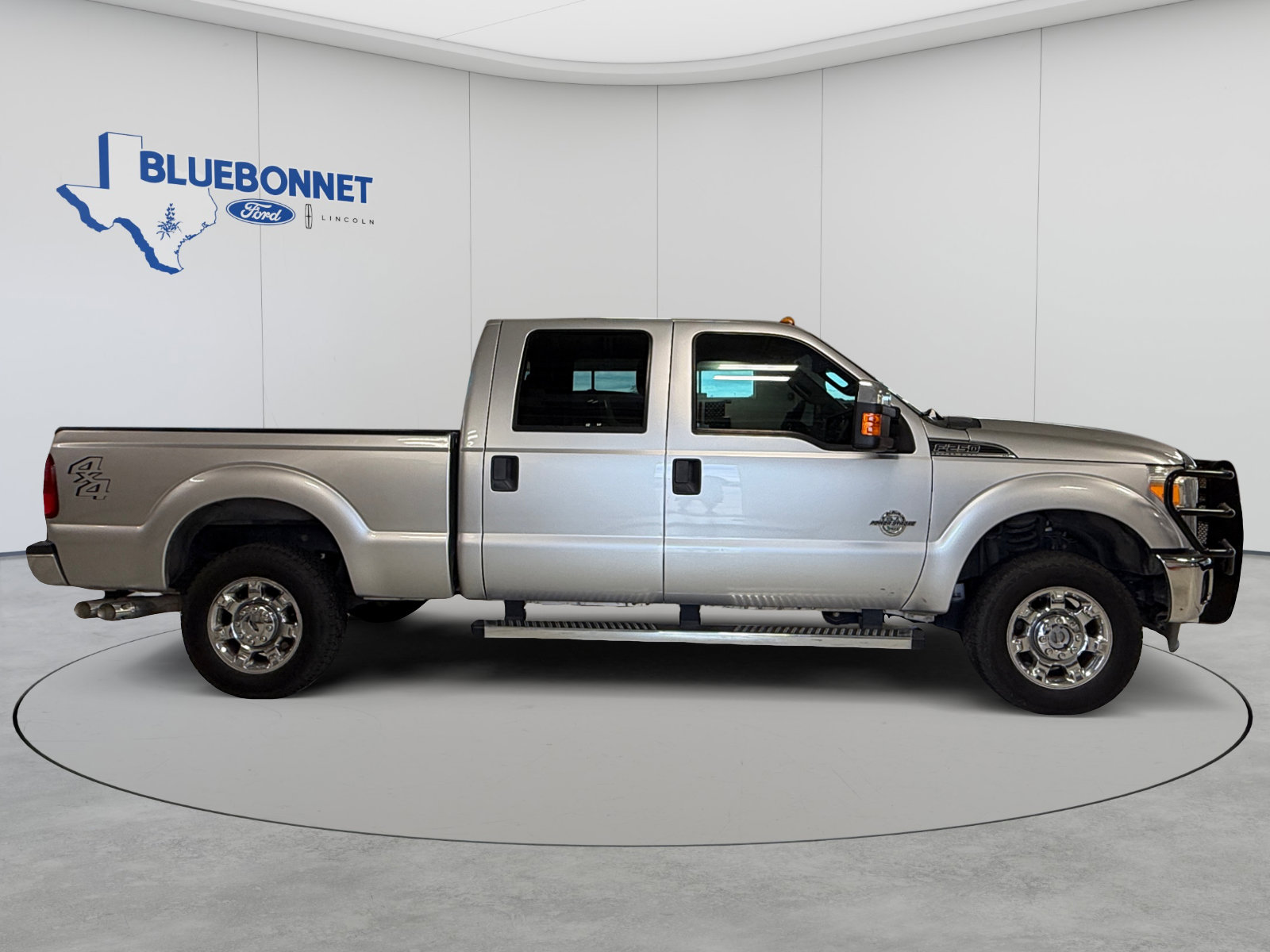 Used 2015 Ford F250 XLT w/ XLT Premium Package AWD/4WD image 4