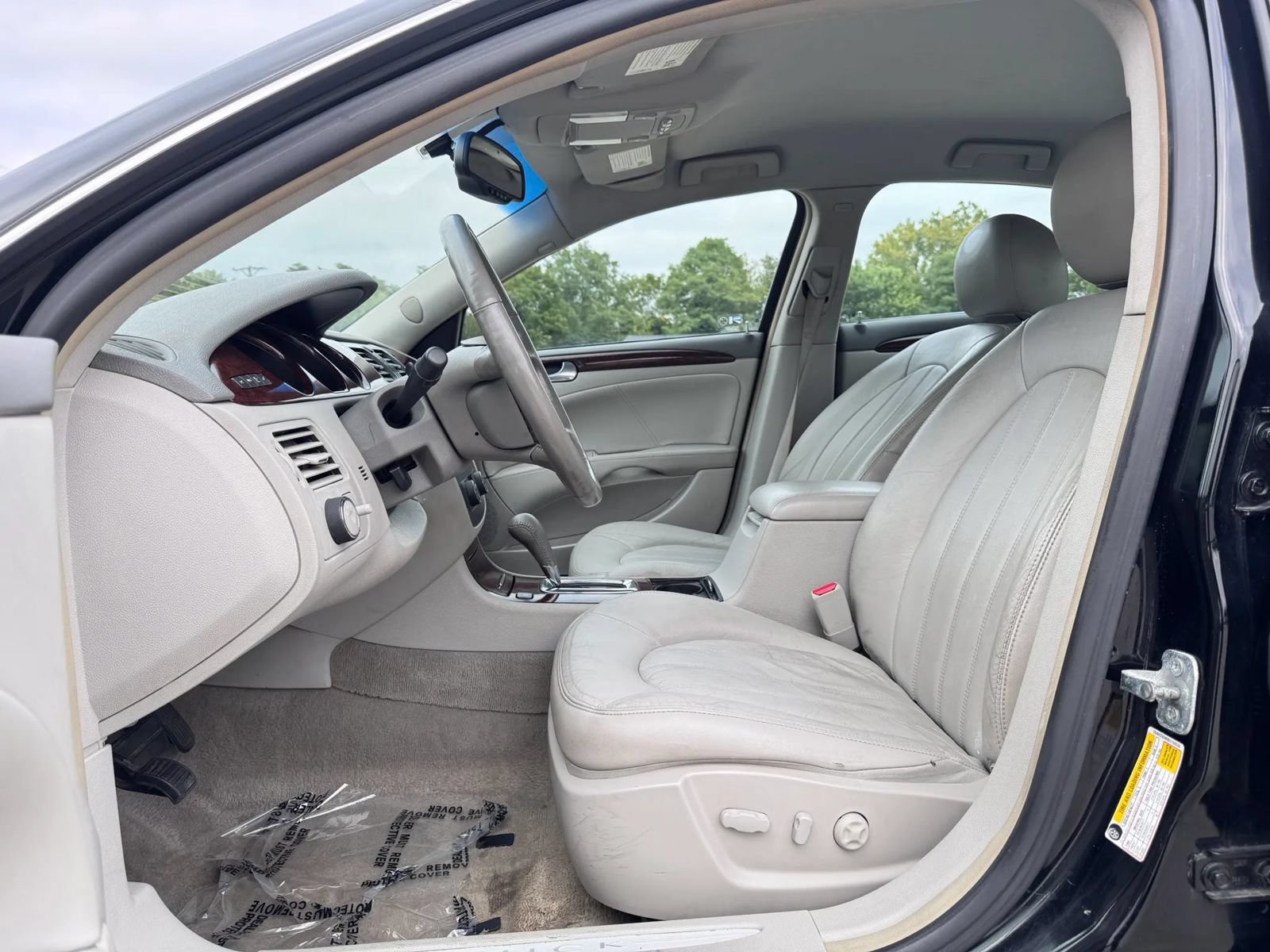 Used 2011 Buick Lucerne CXL FWD image 17