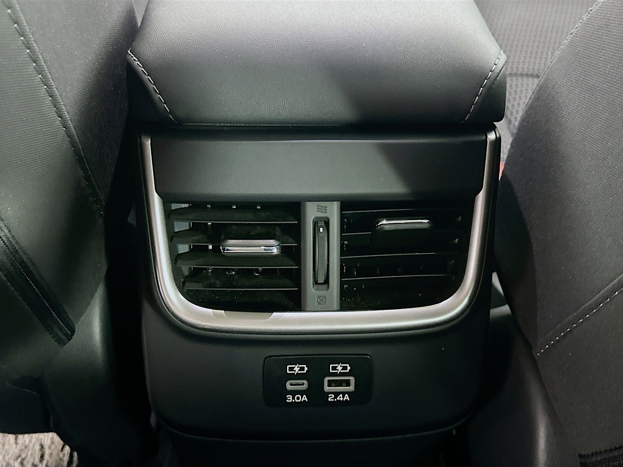 Used 2025 Subaru Outback Premium image 27