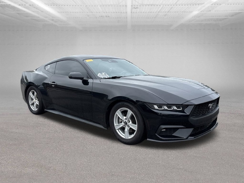 Used 2024 Ford Mustang Coupe RWD image 3