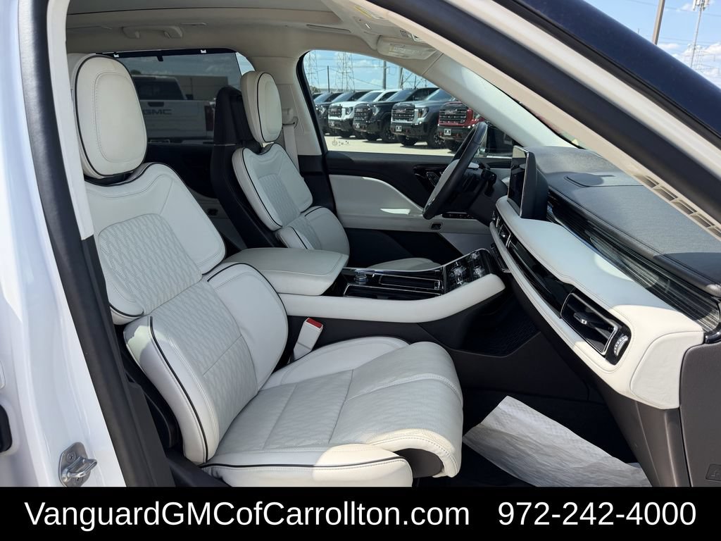 Used 2024 Lincoln Aviator Black Label w/ Dynamic Handling Package AWD/4WD image 32