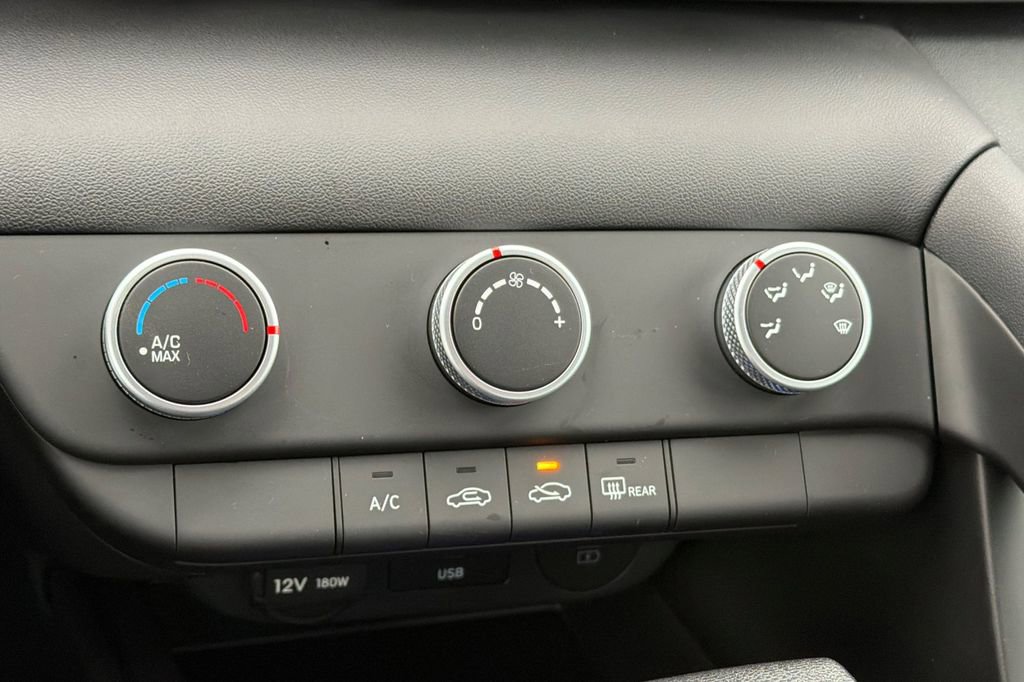 New 2026 Hyundai Elantra SE image 17