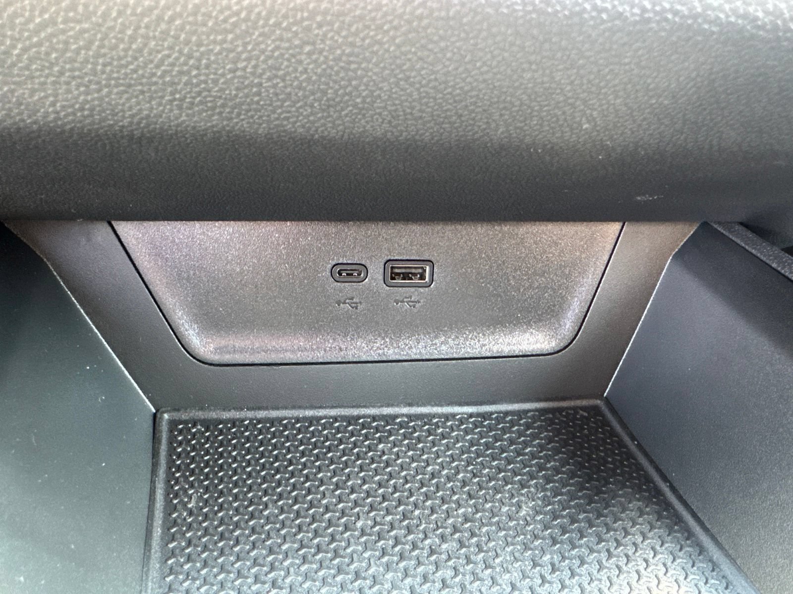 New 2027 Chevrolet Equinox LT w/ Convenience Package II FWD image 26