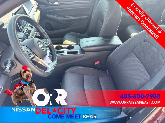 Used 2025 Nissan Altima 2.5 SV FWD image 14