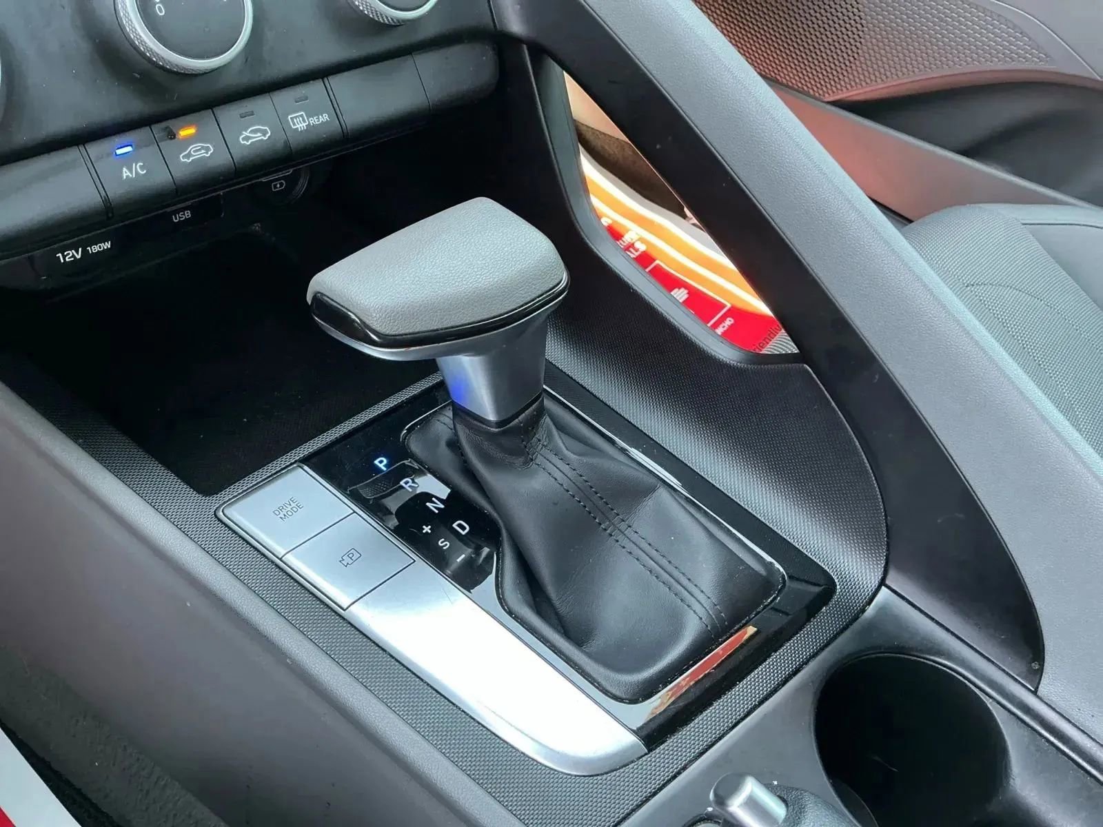 Used 2022 Hyundai Elantra SE image 28
